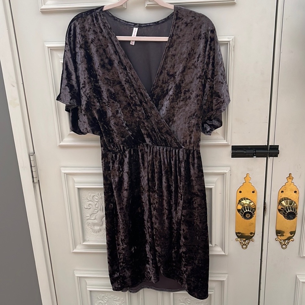 Crushed Velvet Wrap Dress - Purple - Size MEDIUM - Picture 2 of 7